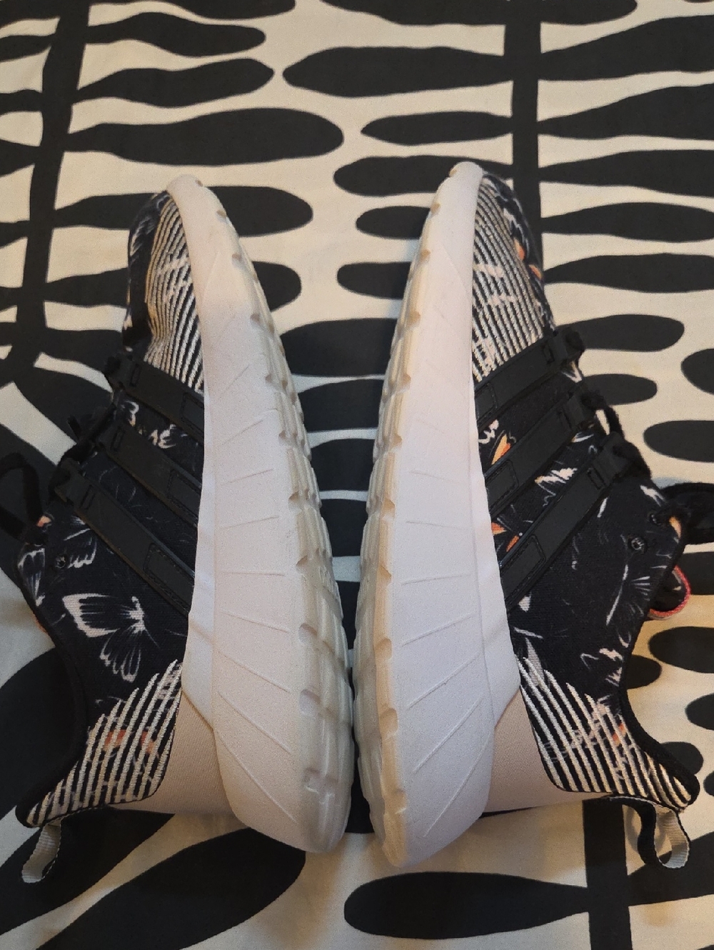 FARM RIO & Adidas Collab Runners - Picture 4 of 10